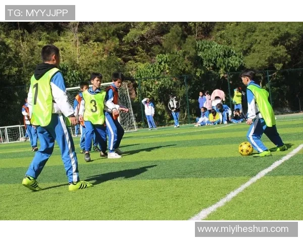 思源杯足球盛典激情四溢展现青春风采助力校园文化交流与友谊传承